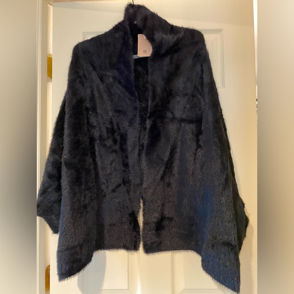 Look by M black one size fuzzy shrug cardigan